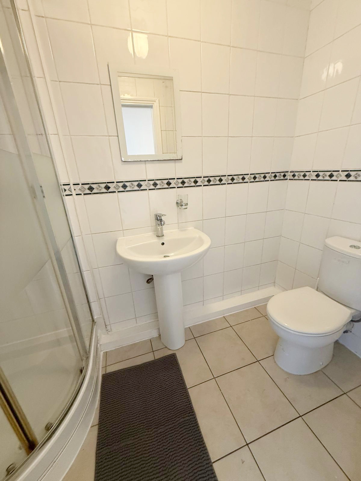 Spacious Double Room in Stratford 